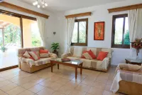 Villa Noni Large Private Pool, A/C, WiFi