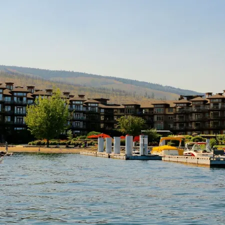 The Cove Lakeside Resort