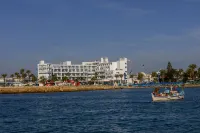 Limanaki Beach Hotel & Suites