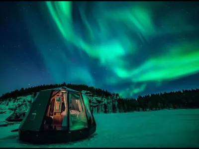 Glass Room Lake View: Luxury Getaway for Two - Wild Nature Experience in Sweden