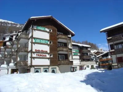 Hotel Europa فنادق في Saas-Balen