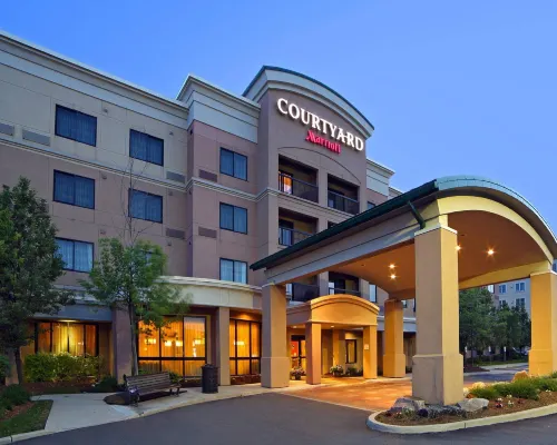 Courtyard Mississauga-Airport Corporate Centre West Hotels near Lakeview
