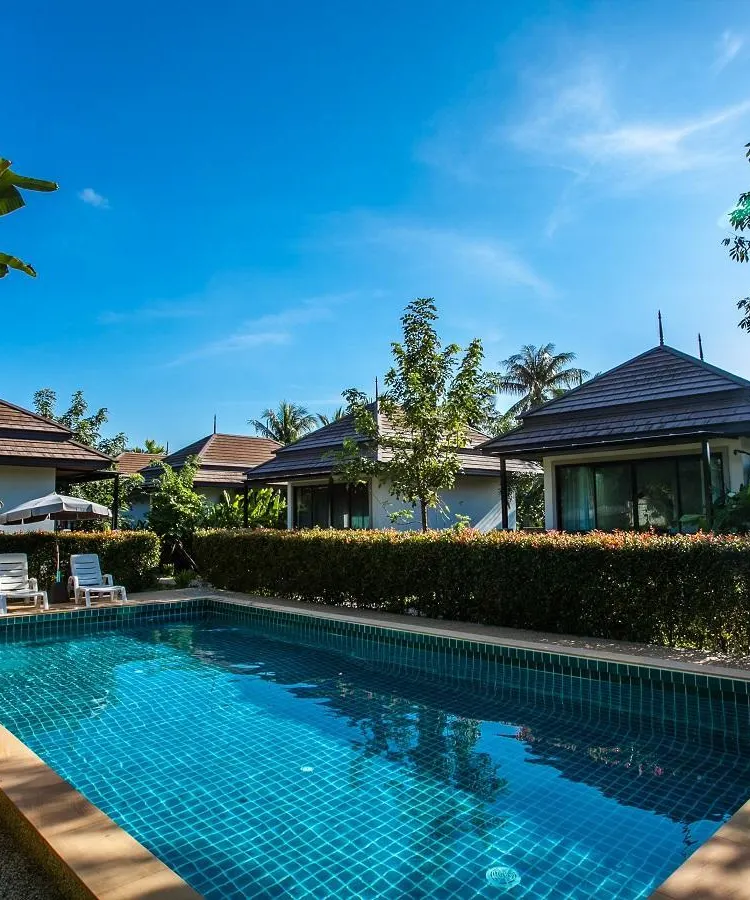 วิลล่าซูพีเรียพร้อมระเบียงและวิวสวน