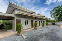 Sun Resort Hotels near Wat Ratnimit (Wat Nong Prue)