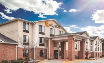 La Quinta Inn & Suites by Wyndham Norwich-Plainfield-Casino
