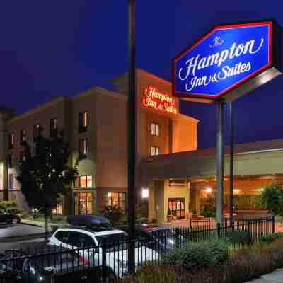 Hampton Inn & Suites by Hilton Tacoma Hotel Exterior