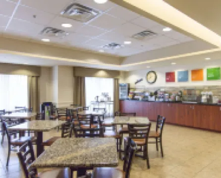 Comfort Inn & Suites Airport Hotels in Fort Myers