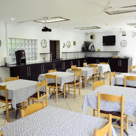 Laletsa Lodge Bed & Breakfast