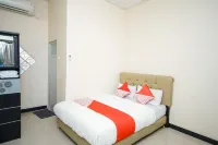 OYO 247 Wisma Merdeka Syariah Hotel dekat Showroom Honda Tanjung Api Api (TAA)