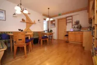 Haus Karlspitze - parking