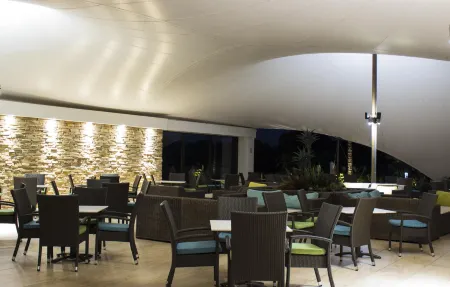 Beachbreak Holiday Letting Отели рядом с достопримечательностью «Netcare uMhlanga Hospital»