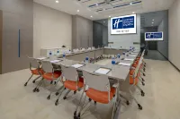 Holiday Inn Express LUOYANG CITY CENTER by IHG - Park Yeri