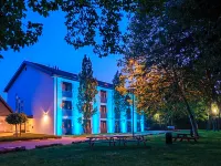 Hotel de Schildkamp Hotels near Maarten van Rossum museum