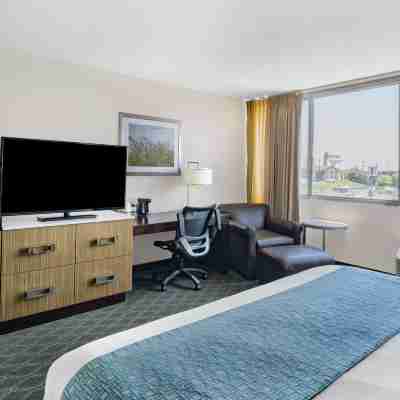 Wyndham Garden Kenosha Harborside Rooms