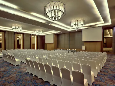 Mercure alam sutera Hotel dekat Ciater Corner
