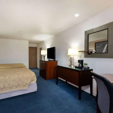 Super 8 by Wyndham Pendleton