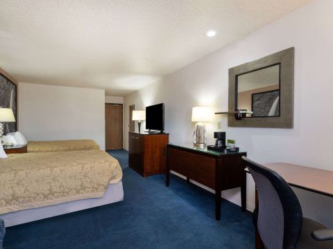 Super 8 by Wyndham Pendleton