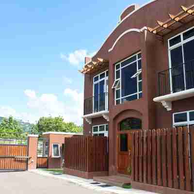 The Guest Apartments at Border Crossings Hotel Exterior