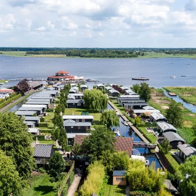 Chalet Park Kroondomein Giethoorn Hotel di Wanneperveen