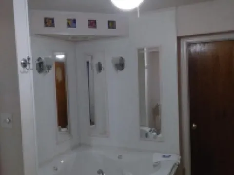 The Cardinal Inn Hotels in Luray