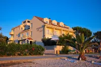 Villa Kastel Các khách sạn ở Vir