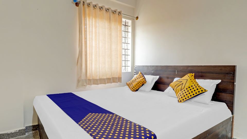 Spot on 78782 Hotel Om Classic