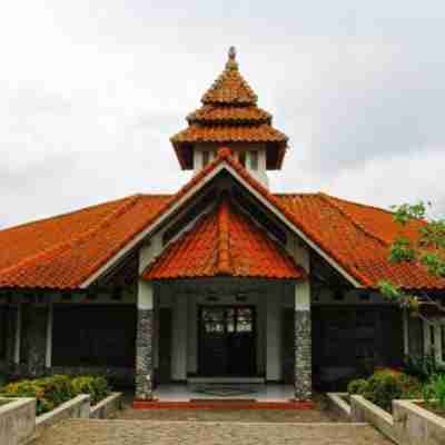 Horison Tirta Sanita Spa Resort Hotel Exterior