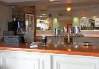Walter Raleigh Hotel - ที่มีบาร์