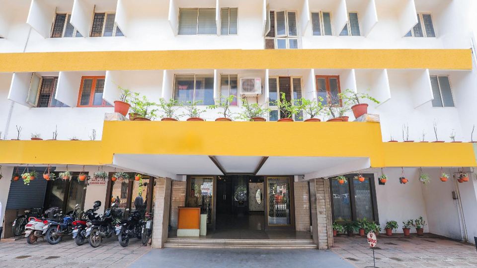 OYO Hotel Srinivas