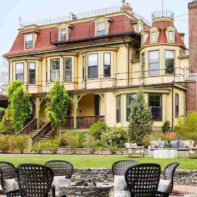 The Cliffside Inn Hotel Exterior