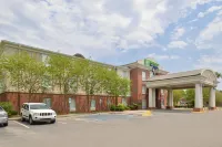 Holiday Inn Express & Suites LAFAYETTE by IHG - parking