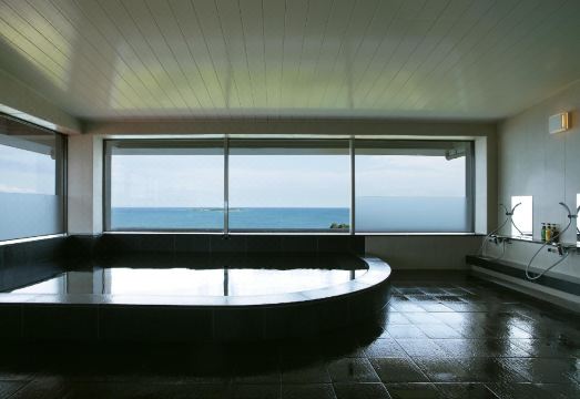 호텔 하마히가시마 리조트의 아름다운 야외 수영장