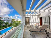 Gorgeous 1 Br PH Apartment w Jacuzzi Hotels in der Nähe von Palm Suites pool