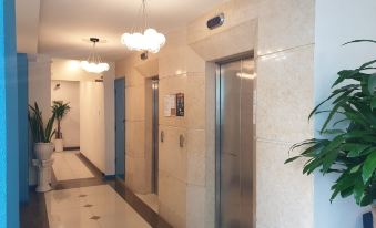 Modern Saigon Hotel 2