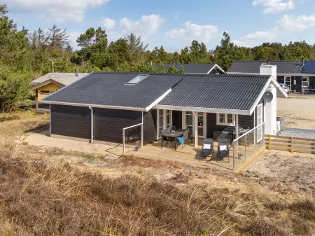 "Ibo" - 900m from the Sea