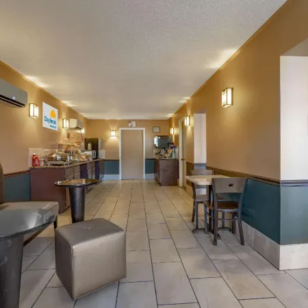 Days Inn by Wyndham Breezewood