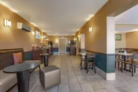 Days Inn by Wyndham Breezewood - breakfast