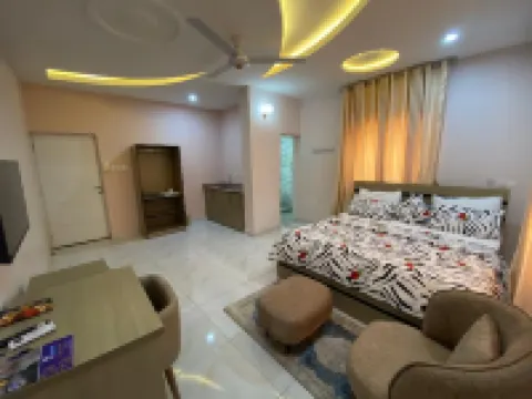 C7 Hazelwood Residence & Suites Hotels in Municipal Area Coun