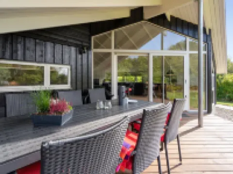 "Gram" - 450m from the Sea