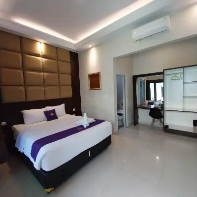 Grand Sahman Hotel Hotel dekat Stasiun Kereta Purwosari