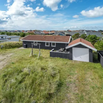 "Siri" - 400m from the Sea