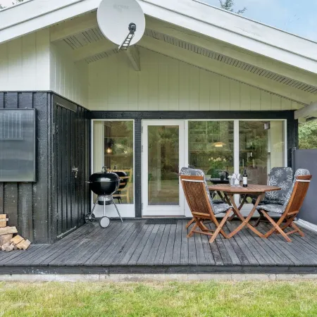 "Svantepolk" - 1.1km from the Sea Hotels in Rodhus