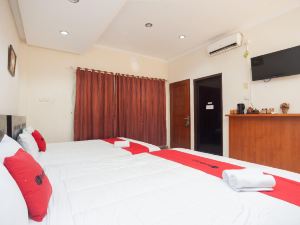 RedDoorz Plus Near Universitas Indonesia