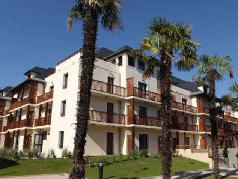 Comfort Aparthotel Lourdes L'Acacia Hotel di 