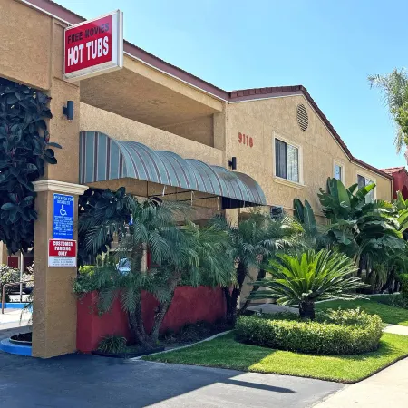Rivera Inn & Suites Motel