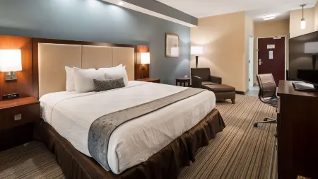 Best Western Plus Boardman Inn  Suites