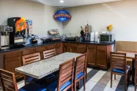 Baymont by Wyndham Cedar Rapids - sarapan
