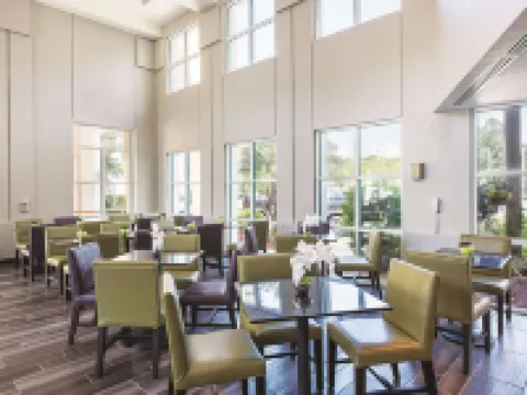 La Quinta Inn & Suites by Wyndham Plantation at SW 6th St Hotels in Plantation