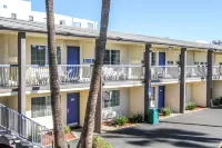 Motel 6 San Diego, CA - Airport - Harbor Hotel a San Diego