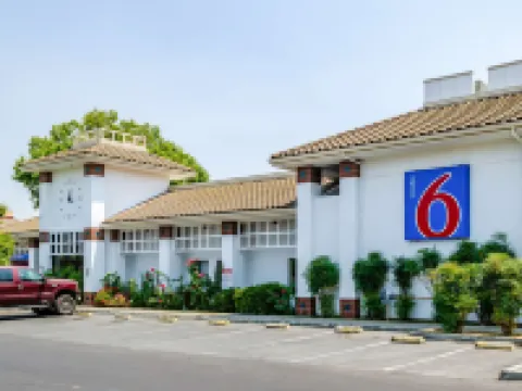 Motel 6 Oakdale, CA Hoteles en Condado de Stanislaus